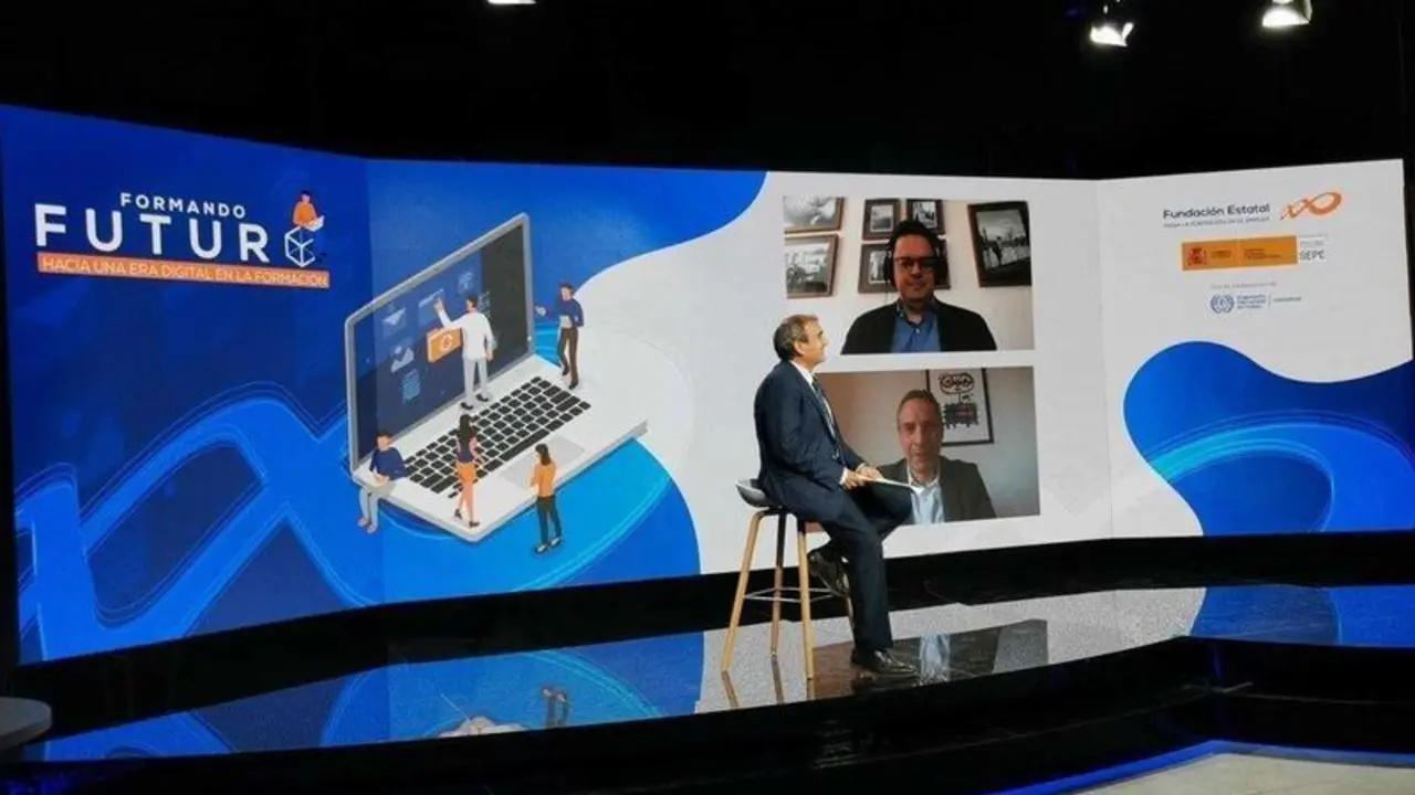  Juan Antonio Pedre&ntilde;o, presidente de CEPES, en una charla sobre nuevas competencias profesionales, nuevos empleos. // Twitter 