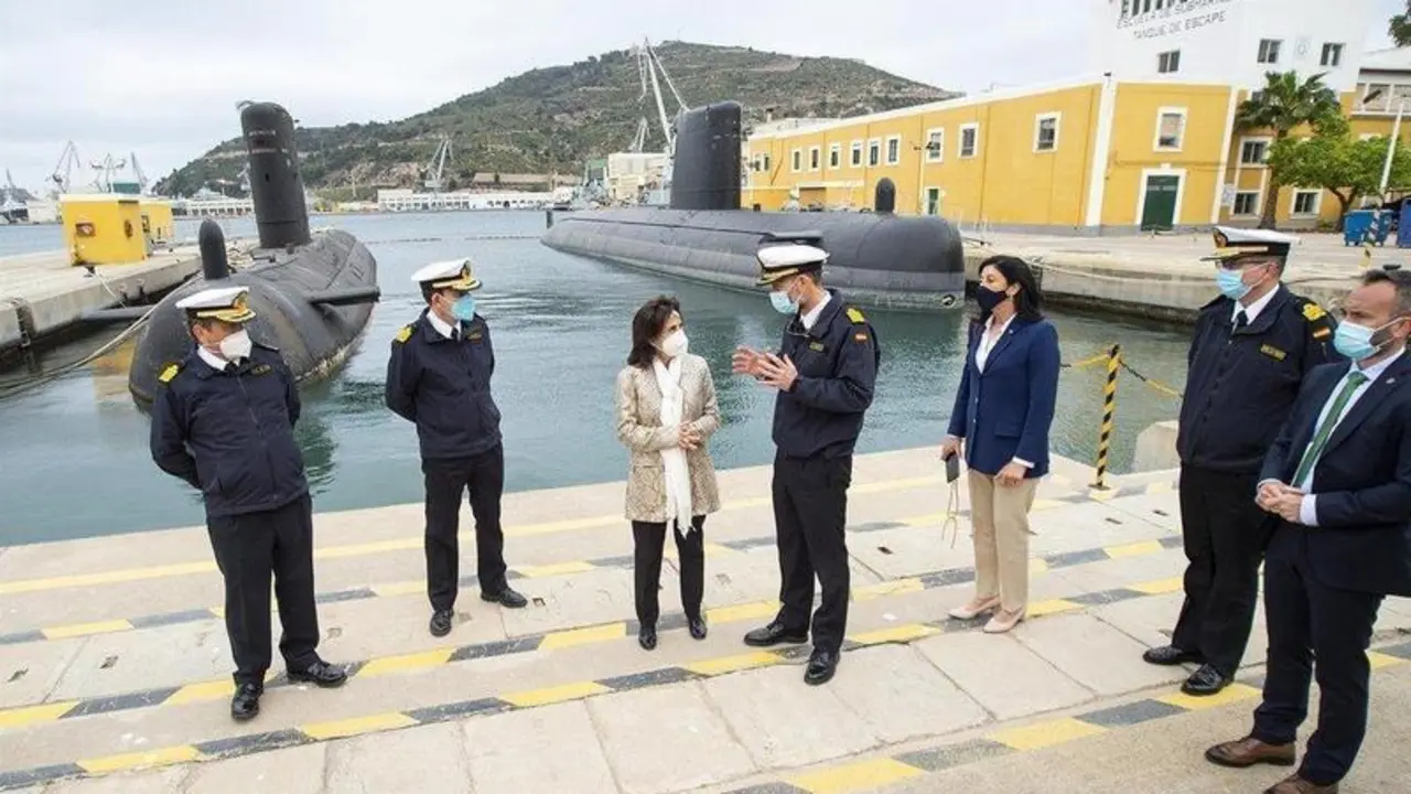  La ministra de Defensa, Margarita Robles, en su visita la Flotilla de Submarinos de la Armada en el Arsenal Cartagena 