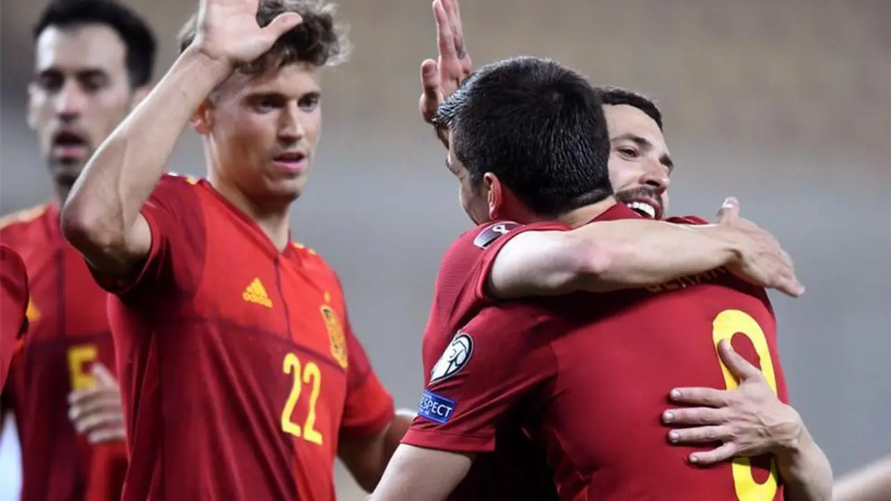 Los jugadores celebran el gol de Gerard Moreno. // Twitter 