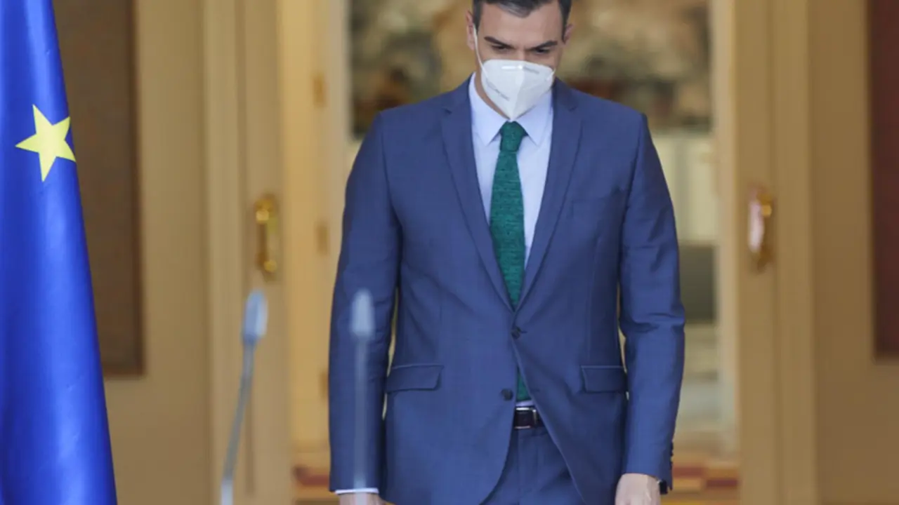  El presidente del Gobierno, Pedro S&aacute;nchez, comparece ante los medios para informar sobre los cambios en el Ejecutivo, en Madrid (Espa&ntilde;a), a 30 de marzo de 2021. Tras la marcha de Pablo Iglesias del Ejecutivo, Yolanda D&iacute;az ocupar&aacute; la vicepresidencia segund - EUROPA PRESS/J. Hell&iacute;n. POOL - Europa Press 