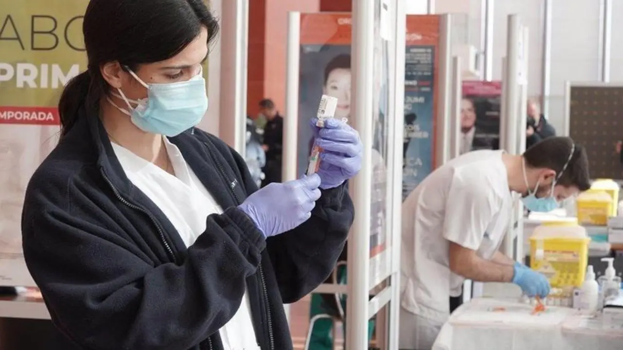 VALLADOLID. 09/03/21. PHOTOGENIC/DOS SANTOS. VACUNACIONES MASIVAS EN EL AUDITORIO MIGUEL DELIBES