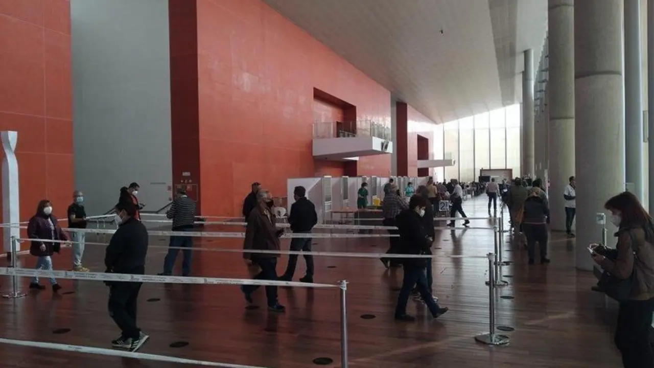  Vacunaci&oacute;n en Valladolid en la ma&ntilde;ana de este jueves. // Twitter 