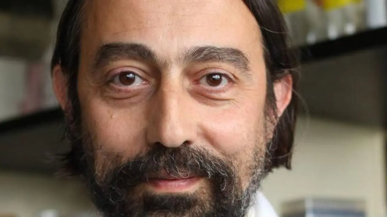  Adolfo Garc&iacute;a-Sastre, vir&oacute;logo espa&ntilde;ol desarrollador de esta vacuna. Twitter 