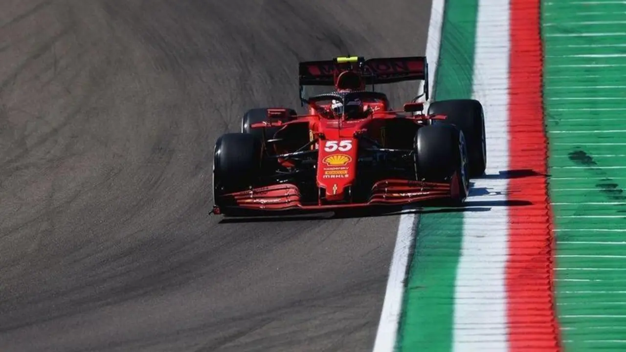  Carlos Sainz en los Libres 1 de Imola 