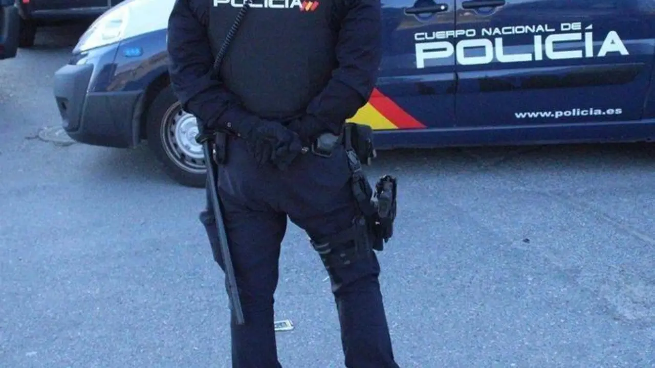  Polic&iacute;a nacional 