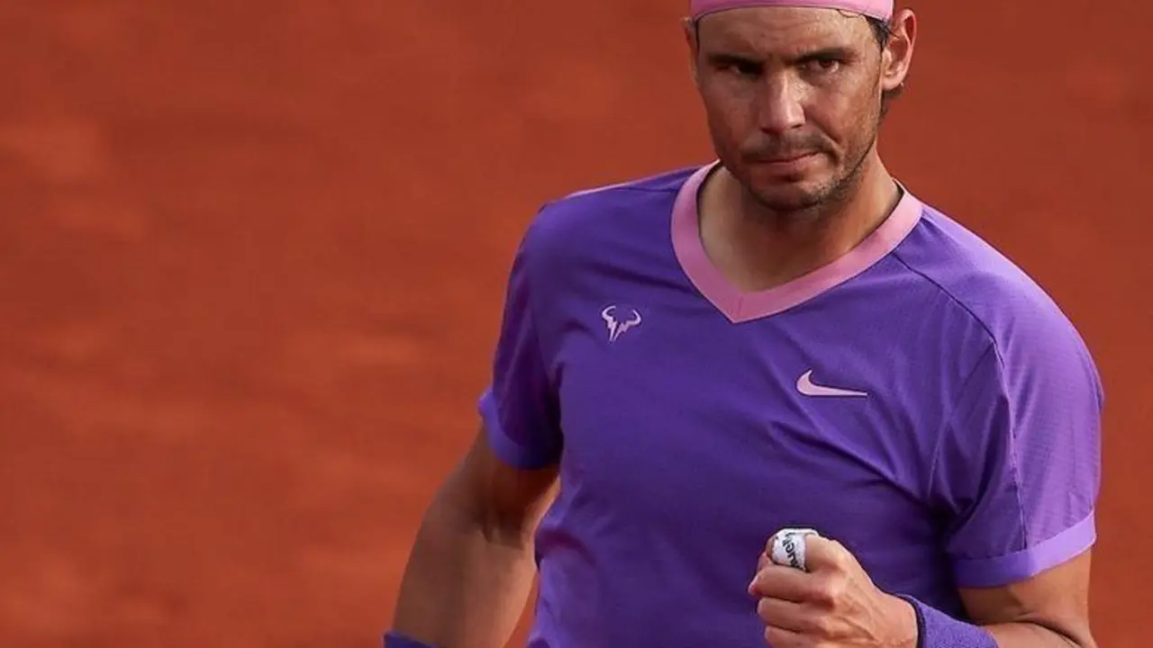  Rafa nadal celebrando un punto 