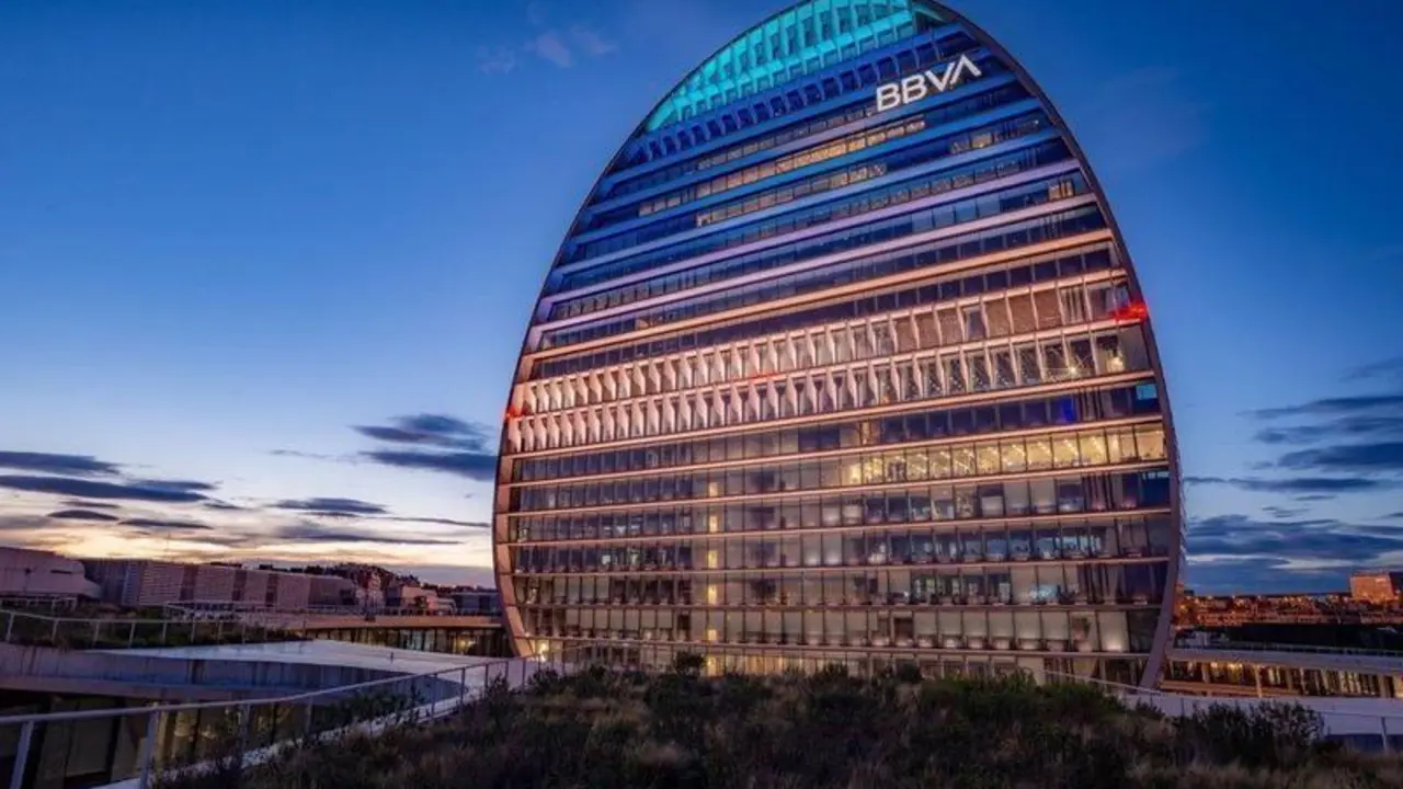  Archivo - Sede de BBVA en Madrid, edificio La Vela 