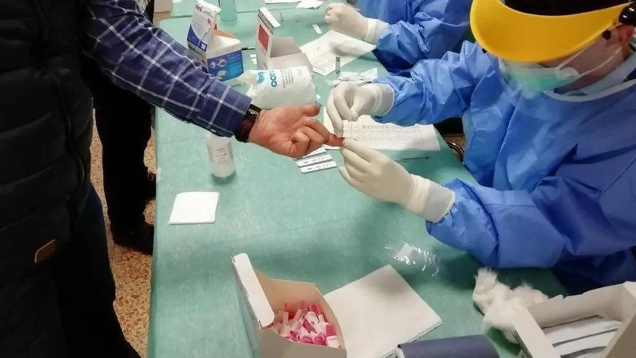  Realizaci&oacute;n de test r&aacute;pidos (Imagen de Archivo) 