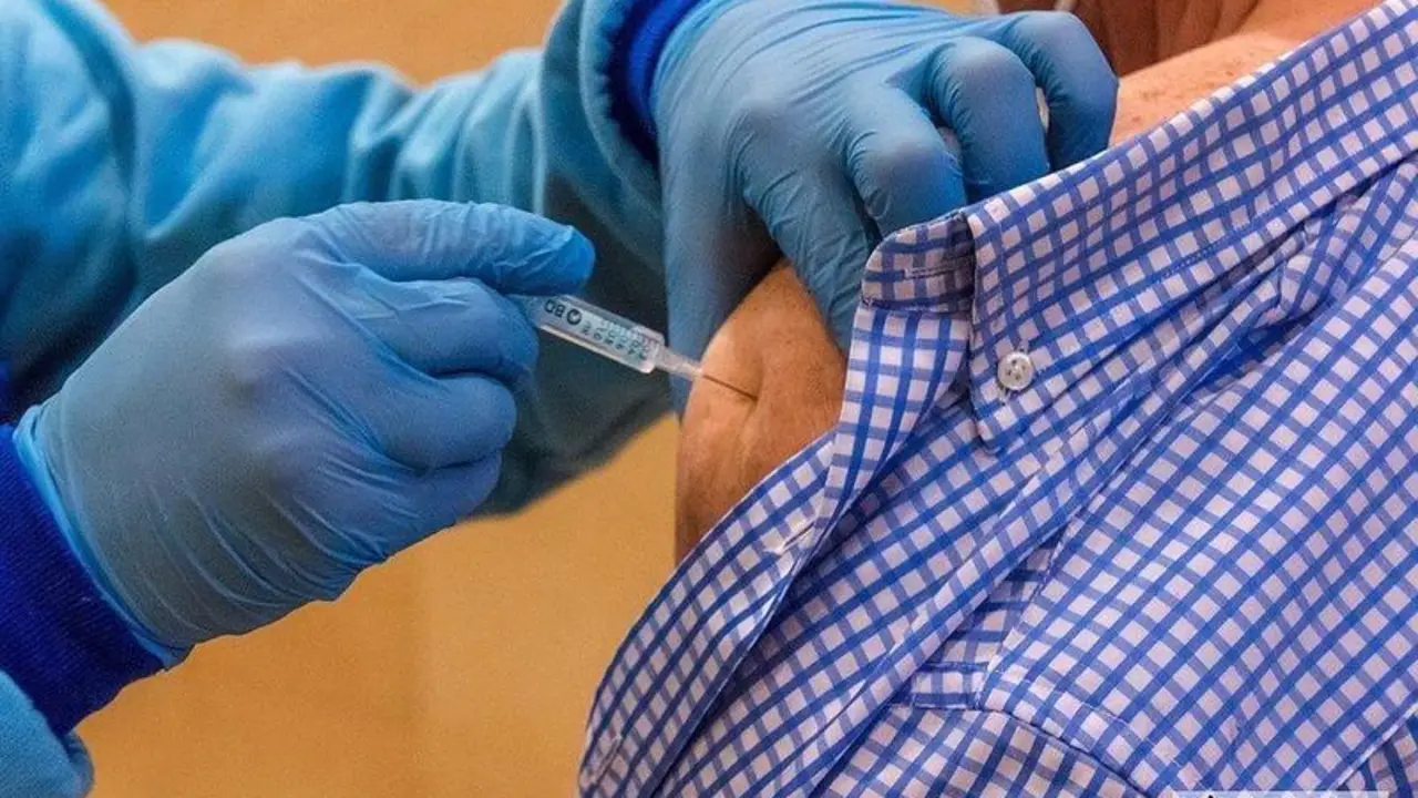  Suministro de la vacuna contra el Covid-19 en el Centro Cívico Poniente Sur en Córdoba / Pilar Gázquez. 