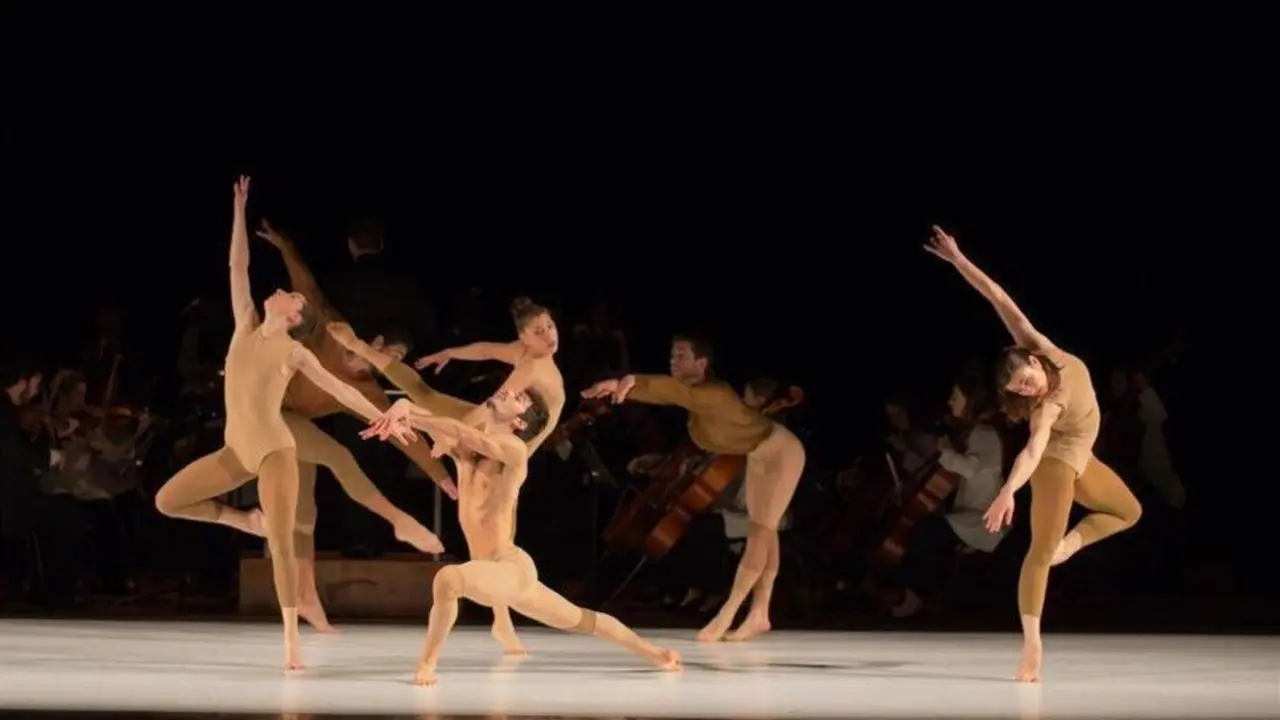  Archivo - Escena de un espect&aacute;uclo de la compa&ntilde;&iacute;a de danza Dantzaz - JANPOL 