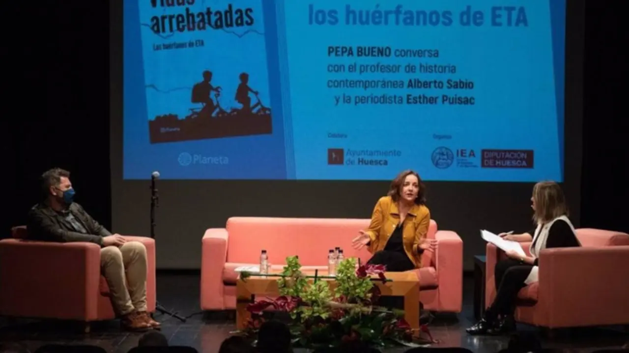  La periodista Pepa Bueno presenta su libro ''Vidas arrebatadas: los hu&eacute;rfanos de ETA', en Huesca. - DIPUTACI&Oacute;N DE HUESCA 