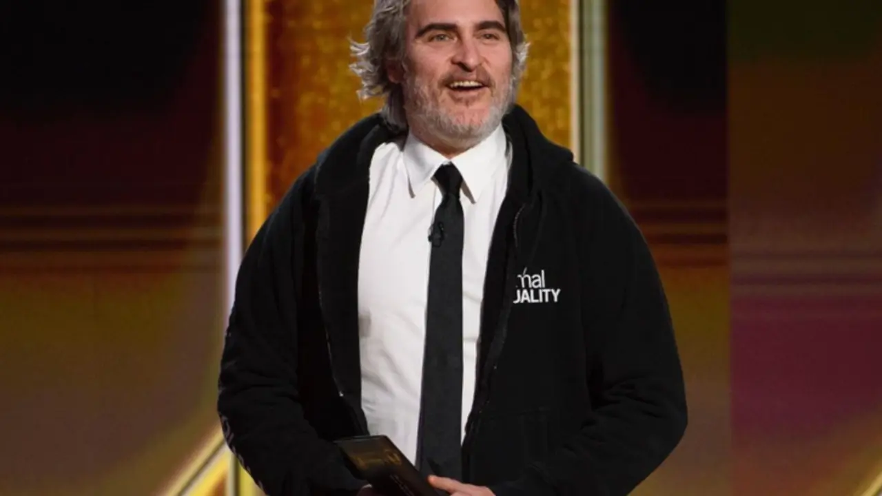  Joaquin Phoenix presentando la gala de Los Globos de Oro. Instagram goldenglobes 