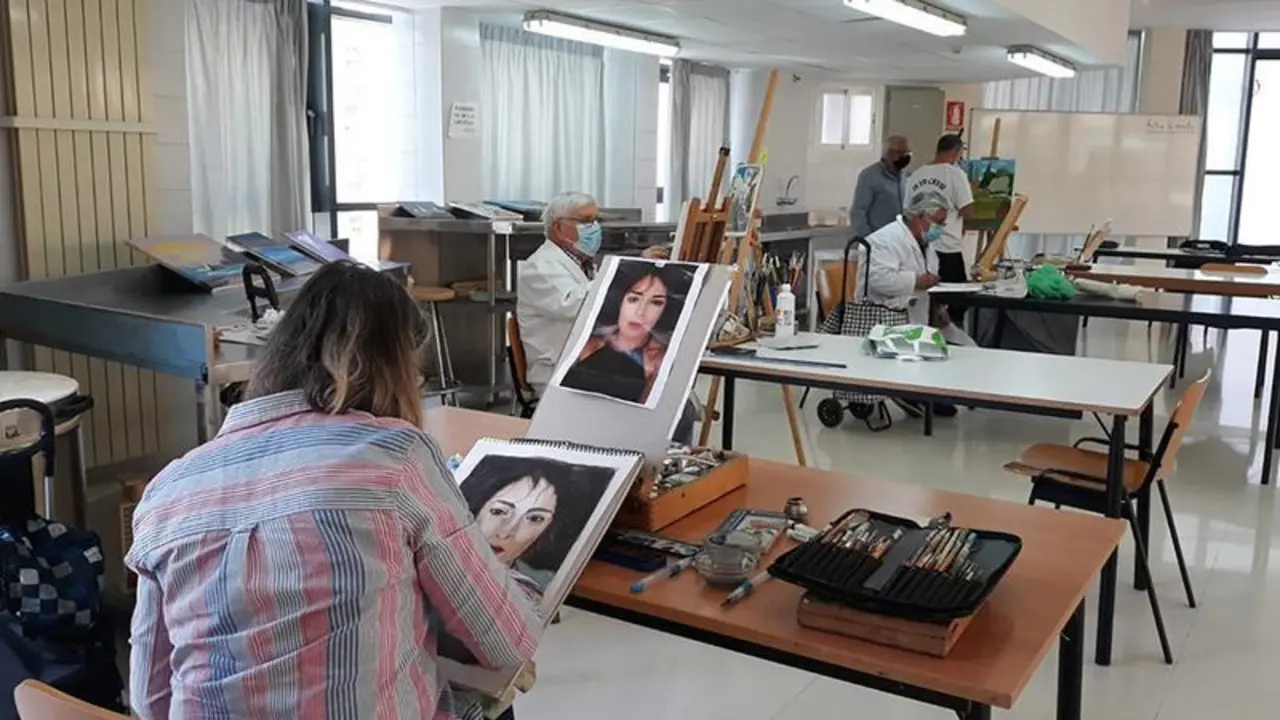  Nunca es tarde para iniciarse o perfeccionar la t&eacute;cnica en artes pl&aacute;sticas 