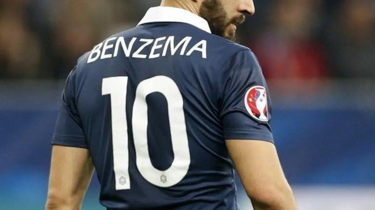  Benzema con la selecci&oacute;n francesa. Twitter 