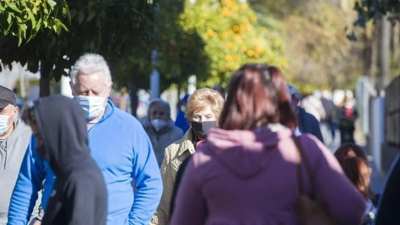  Cordobeses con mascarillas. - José León. 