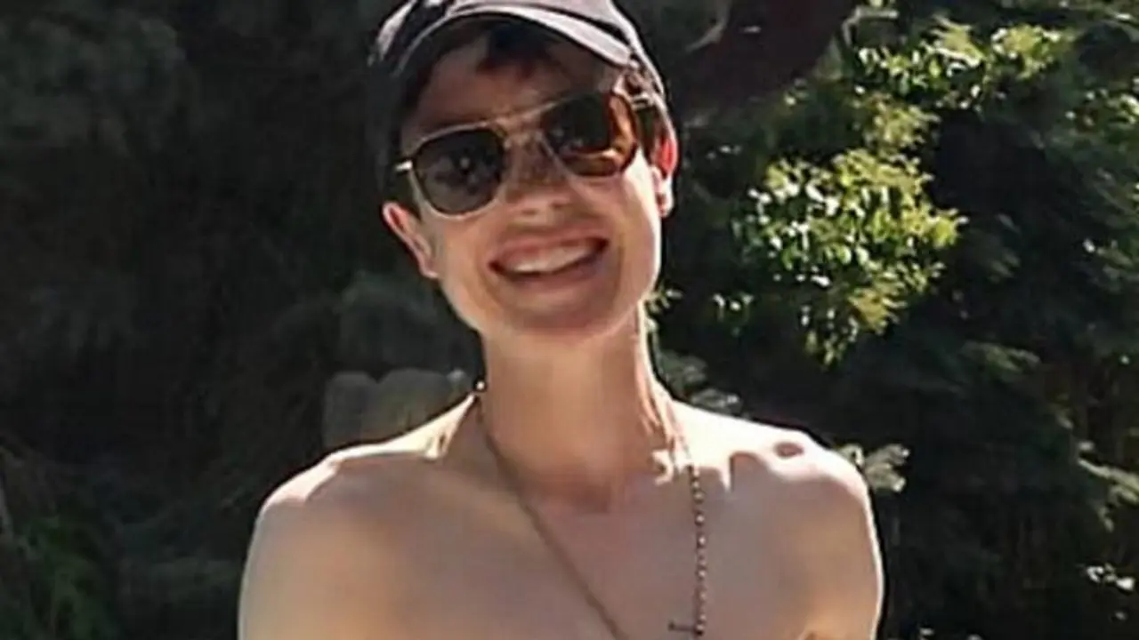  Elliot Page sube su primera foto posando en ba&ntilde;ador 