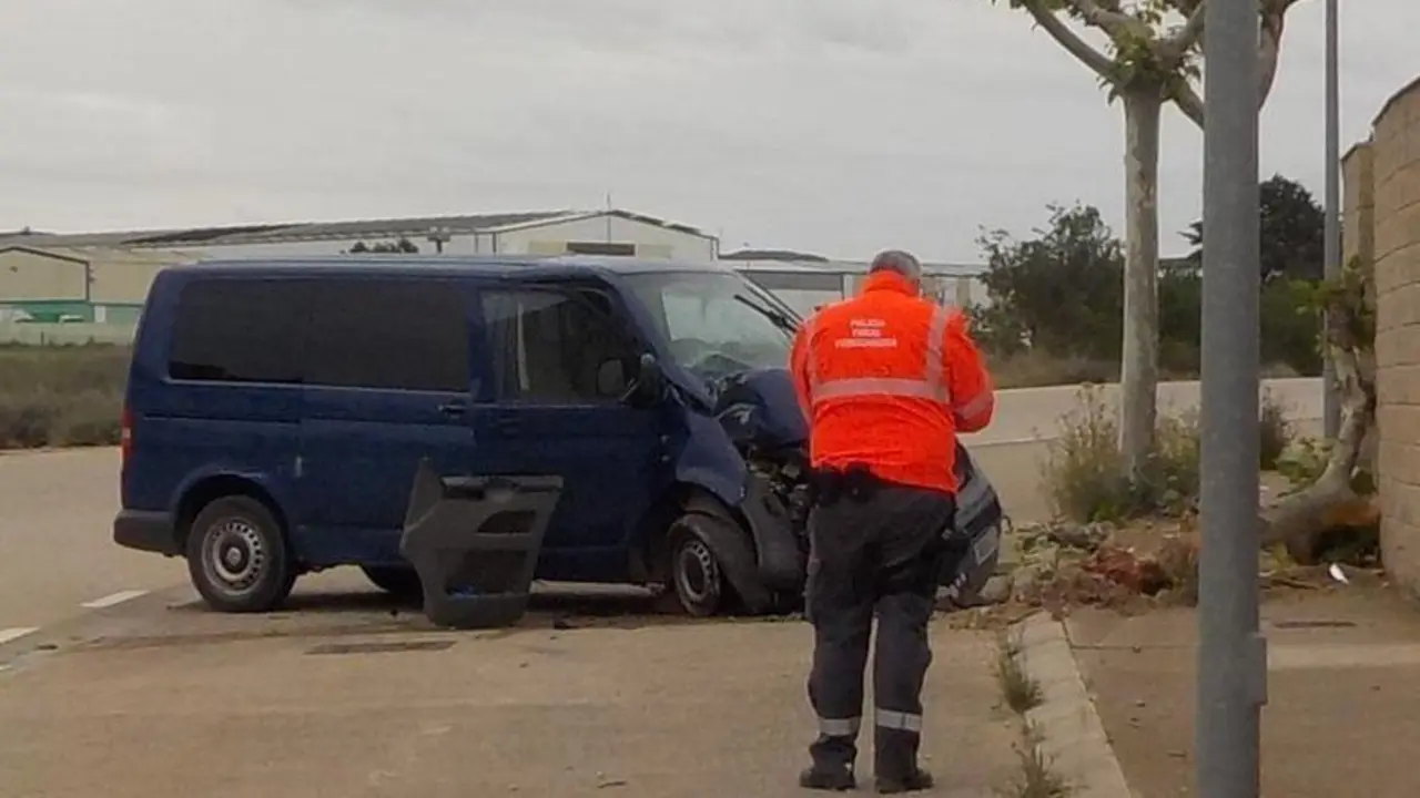  Imagen del veh&iacute;culo estrellado en Navarra 