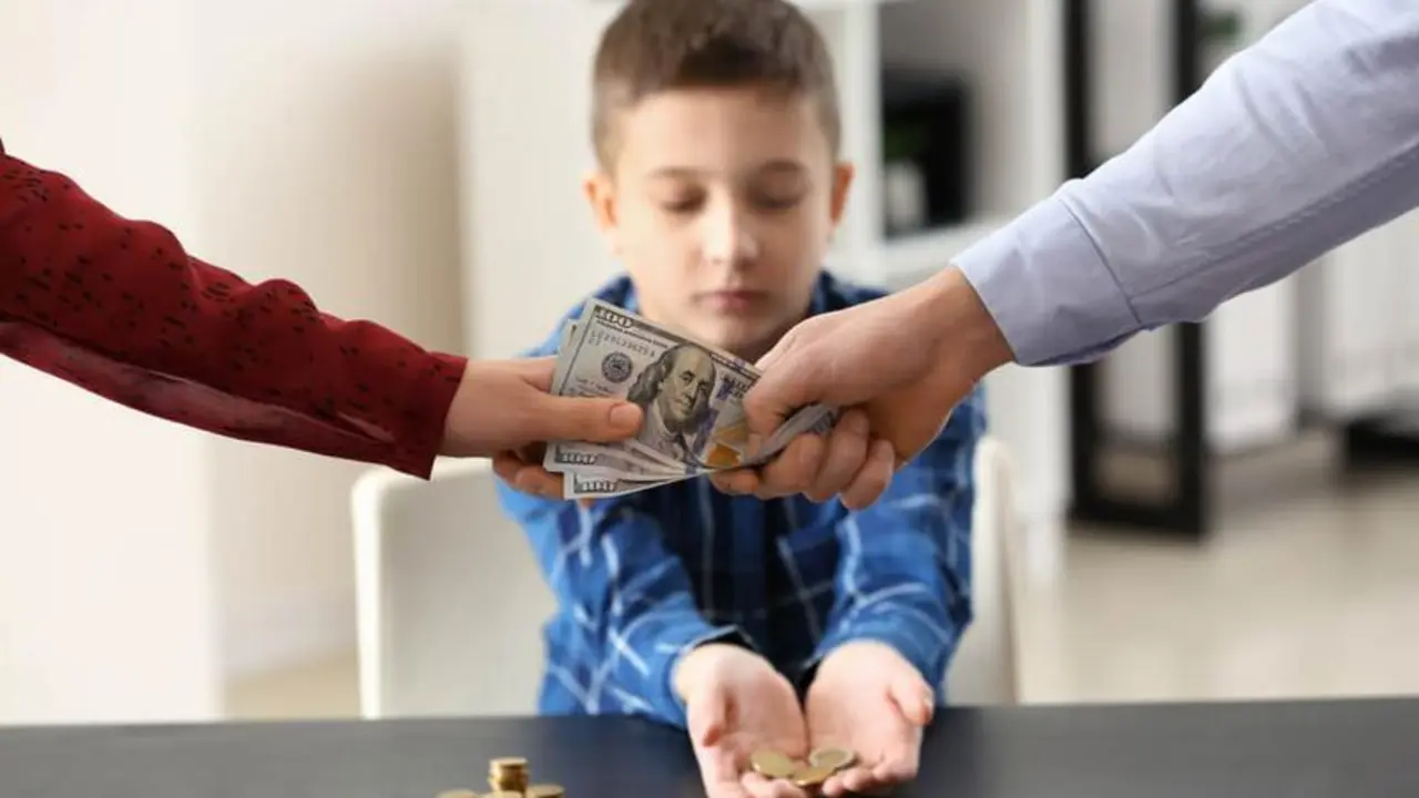  padres-divorcio-dinero-pension-alimentos 