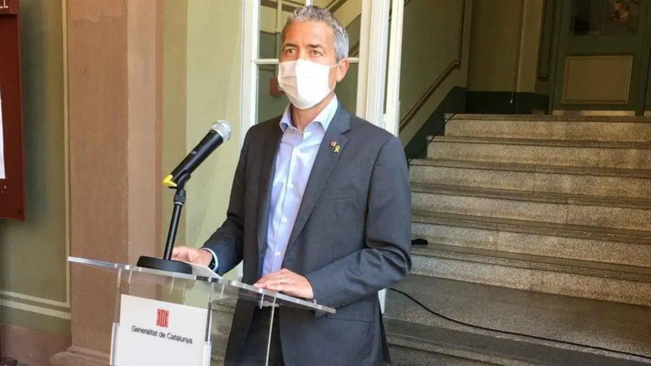  El conseller de Educaci&oacute;n de la Generalitat, Josep Gonz&agrave;lez-Cambray, en rueda de prensa. Europa Press. 