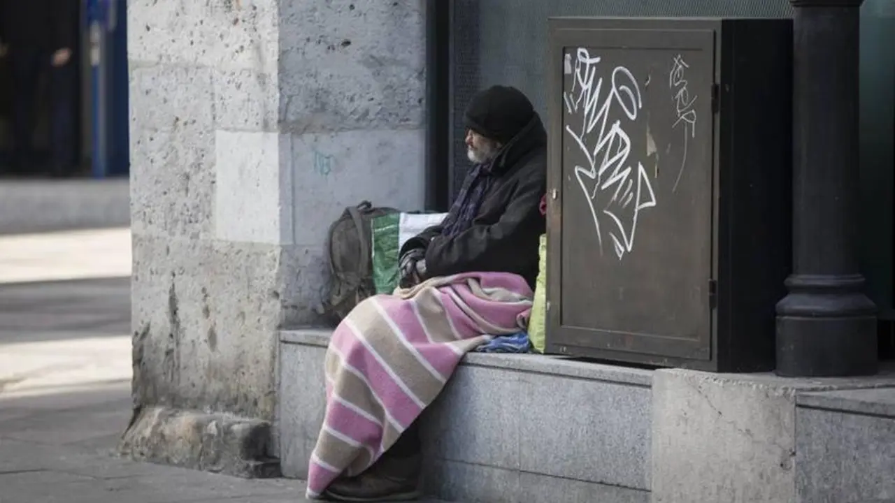  Persona sin hogar. Imagen de archivo 
