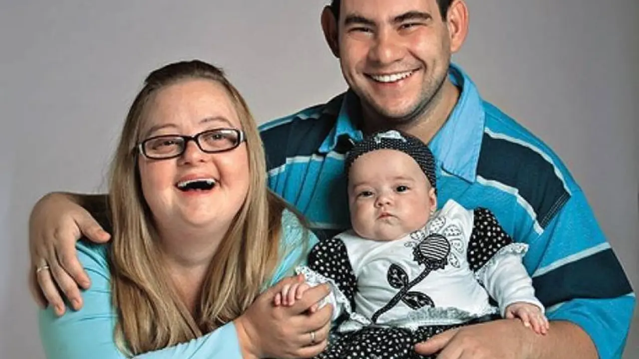  Gabriela tiene s&iacute;ndrome de Down. Fabio, retraso. Su hija naci&oacute; sin ninguna enfermedad. 