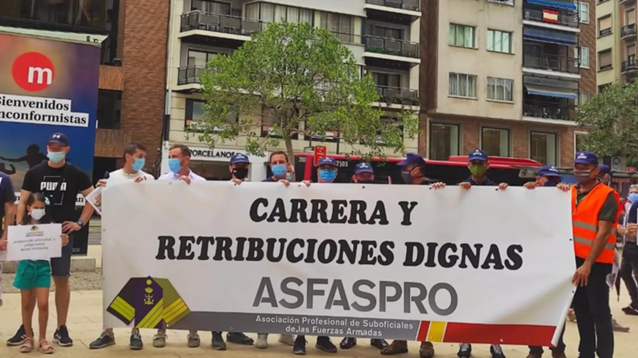  Militares reclamar "dignidad profesional" y denuncian la falta de retribuciones "justas y adecuadas" - EUROPA PRESS 