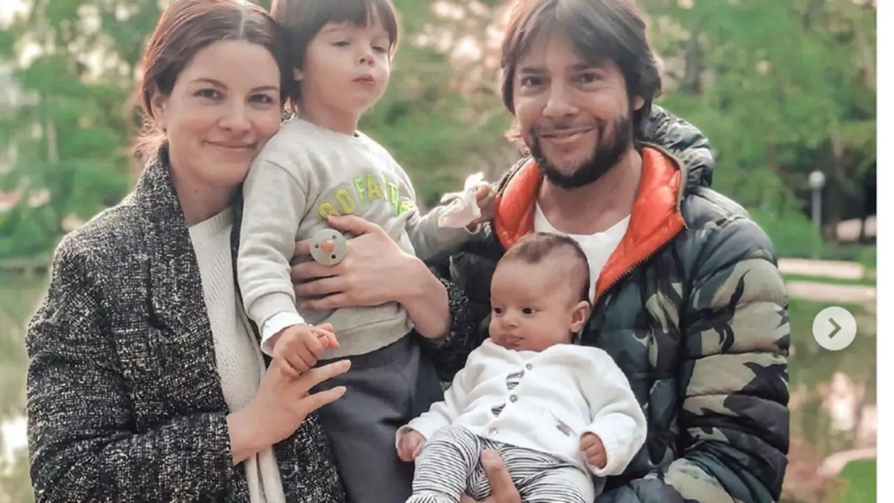  Joaqu&iacute;n Cort&eacute;s junto a su familia. IG 