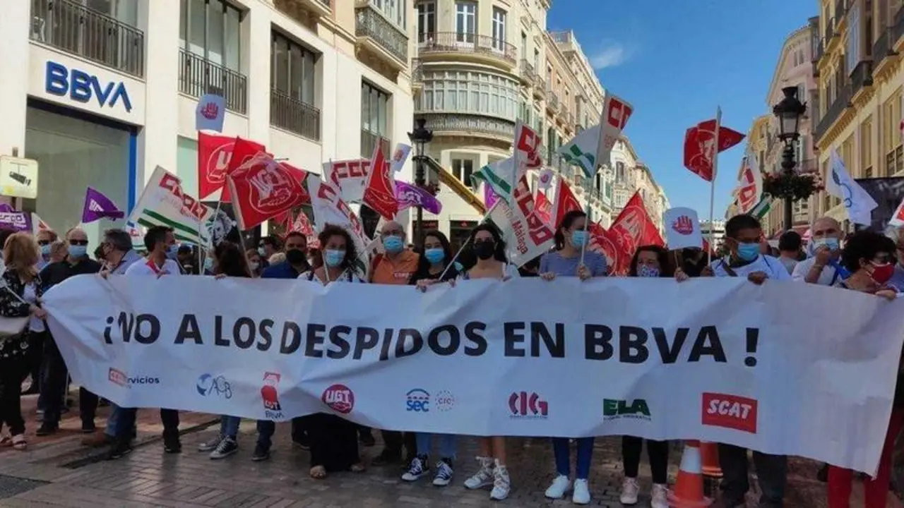  Manifestaci&oacute;n CCOO por los despidos BBVA. 