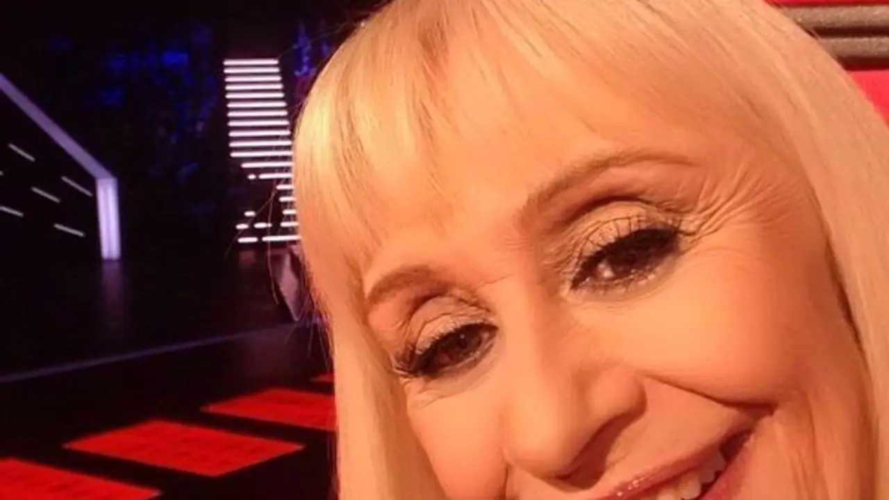  Raffaella Carr&aacute; TWITTER 