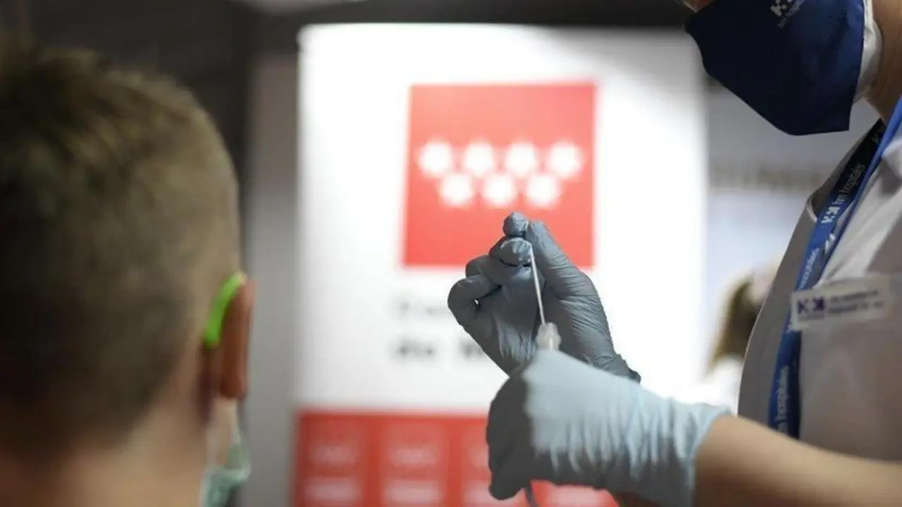  Test de ant&iacute;genos en Plaza de Castilla - EUROPA PRESS 