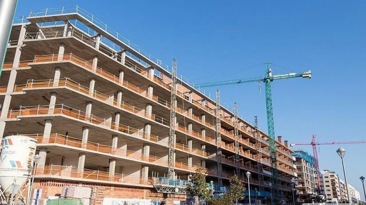  Construcción de nuevos edificios en Córdoba / Pilar Gázquez. 