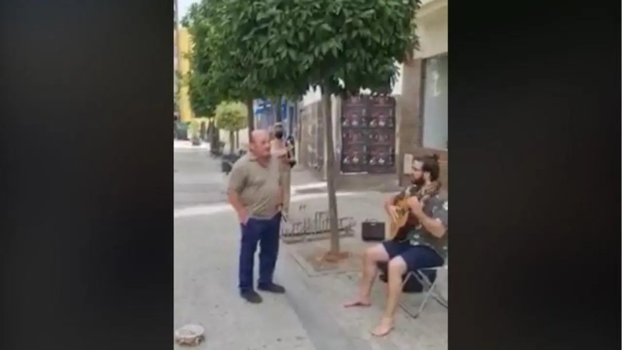  Captura de la grabaci&oacute;n de la improvisaci&oacute;n de Domi y Sebasti&aacute;n - Facebook - Centro Guadalinfo de Alosno 