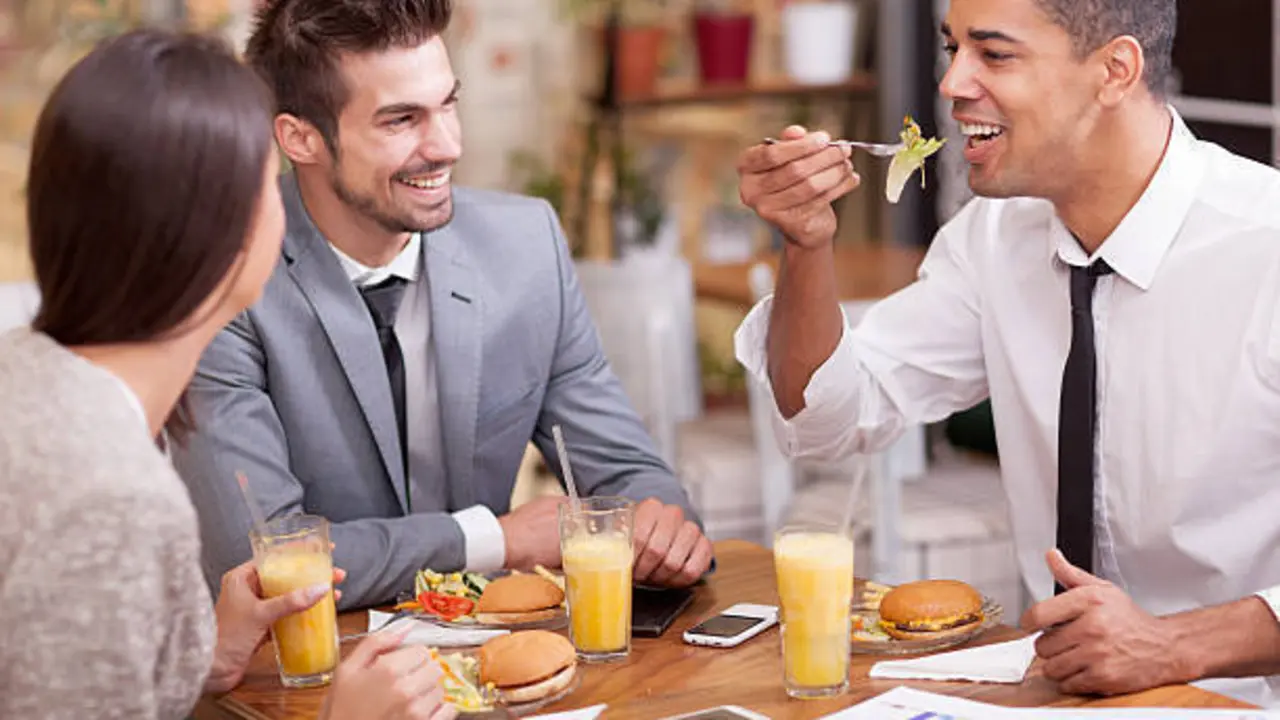  Comida de trabajo. Imagen: EOI 