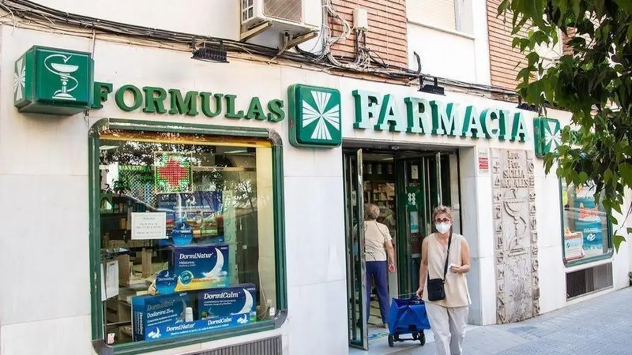  Farmacia de una calle de Ciudad Jardín / Pilar Gázquez. 