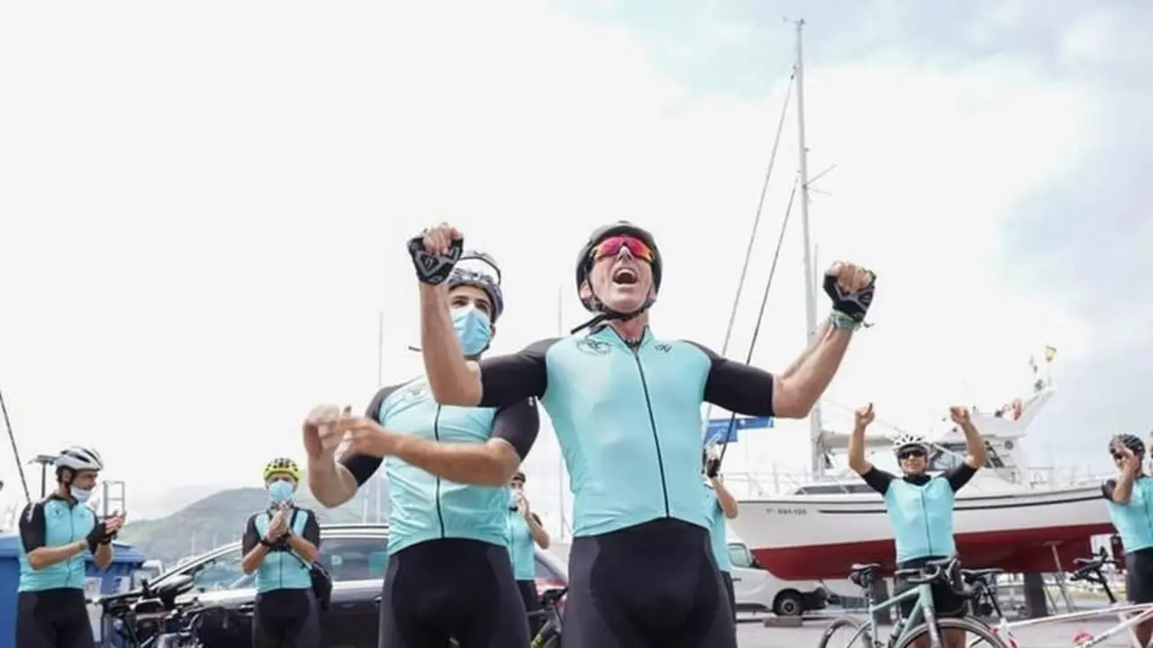  Jaime Lafita y su equipo durante el &lsquo;Desaf&iacute;o BrusELAs&rsquo; - Facebook - Dalecandela 