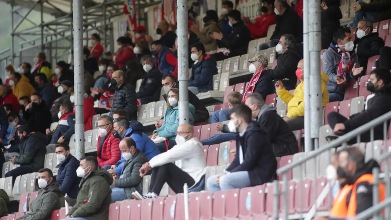 Los estadios de f&uacute;tbol podr&aacute;n albergar en agosto un aforo m&aacute;ximo del 40% y los de baloncesto, un 30% 