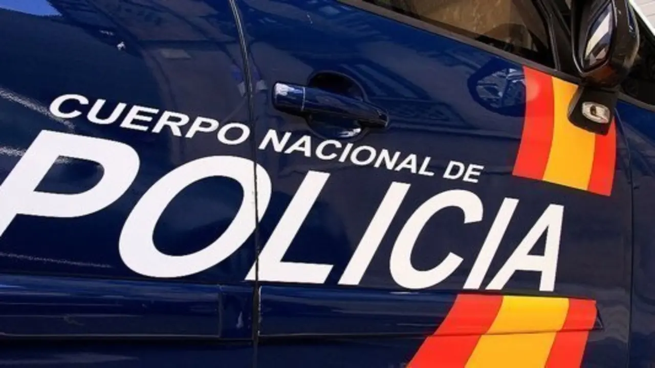  Coche de la Polic&iacute;a Nacional. 