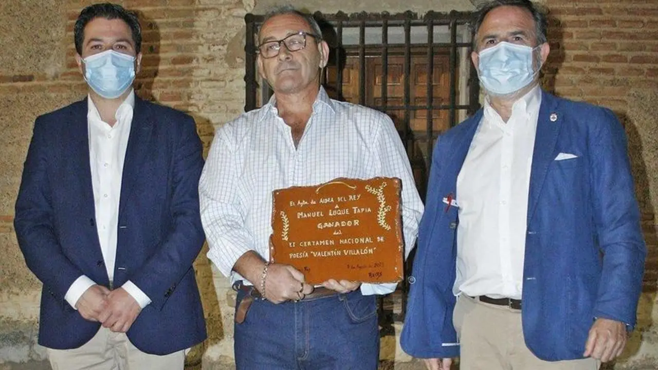  El alcalde de Aldea del Rey, Jos&eacute; Luis Villanueva, el diputado David Triguero y Manuel Luque Tapia 