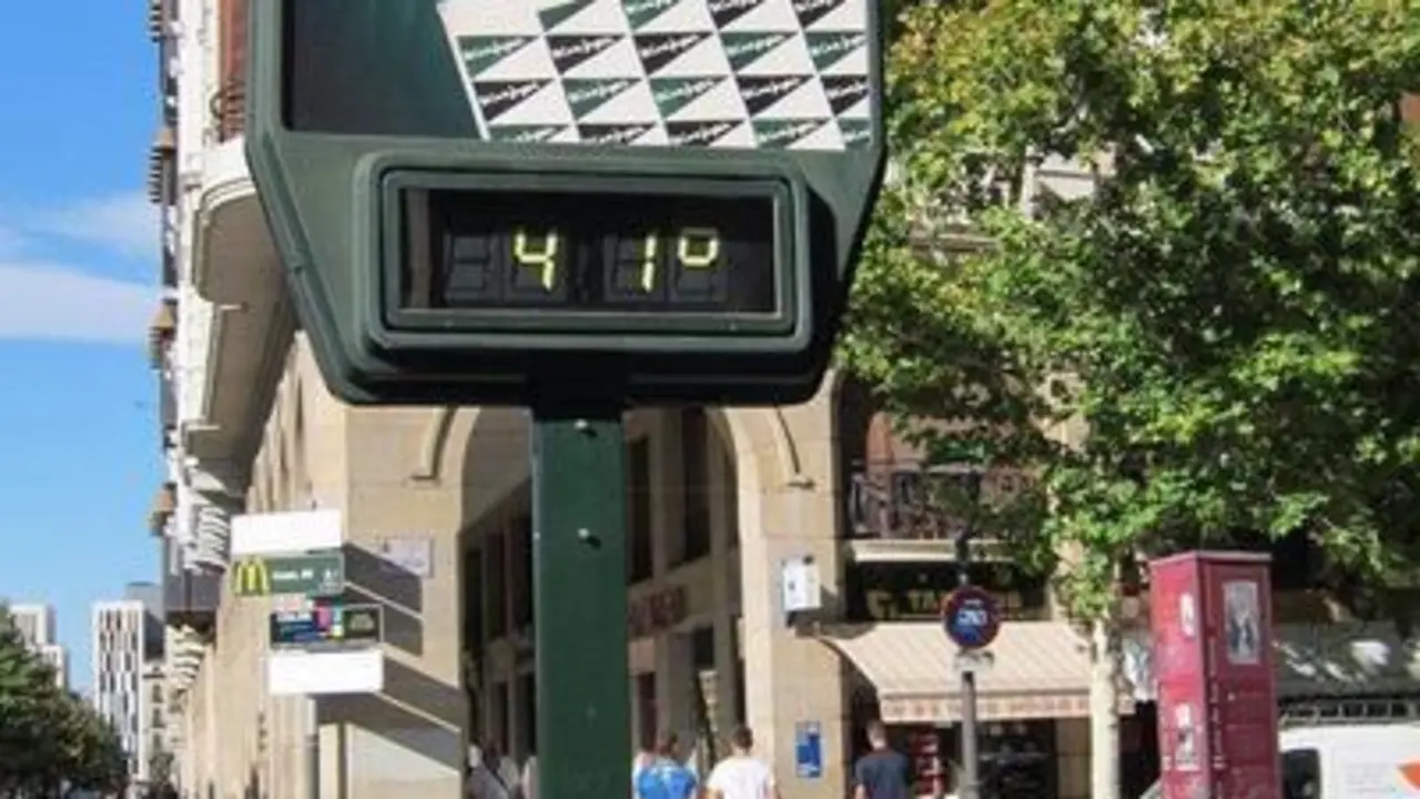  Archivo - Term&oacute;metro a 41 grados cent&iacute;grados en Zaragoza - EUROPA PRESS - Archivo 