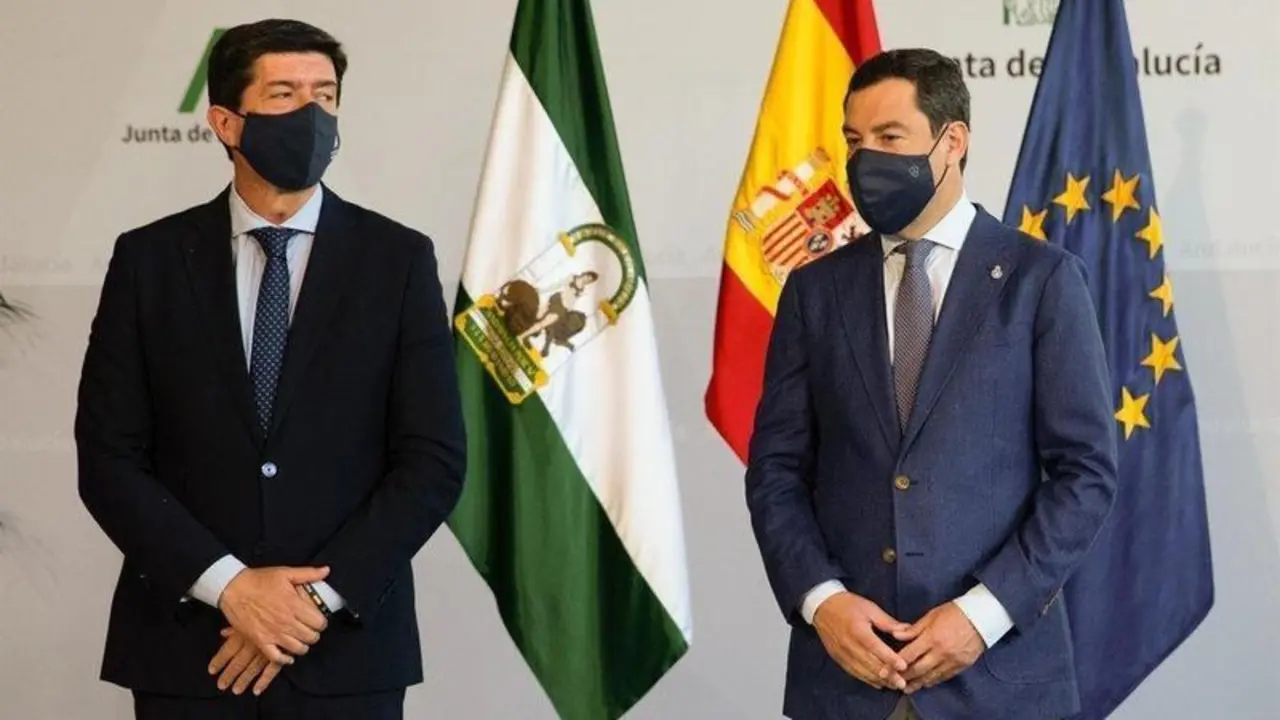  El presidente de la Junta, Juanma Moreno (d) y el vicepresidente de la Junta, Juan Mar&iacute;n (i) en una imagen de archivo. - Mar&iacute;a Jos&eacute; L&oacute;pez - Europa Press - Archivo 