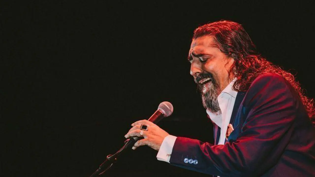  FD93D9D8-4296-4C2F-9B72-C1BBE1581311 