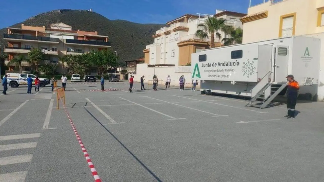  Archivo - Cribado masivo en Gualchos-Castell de Ferro - AYUNTAMIENTO - Archivo 