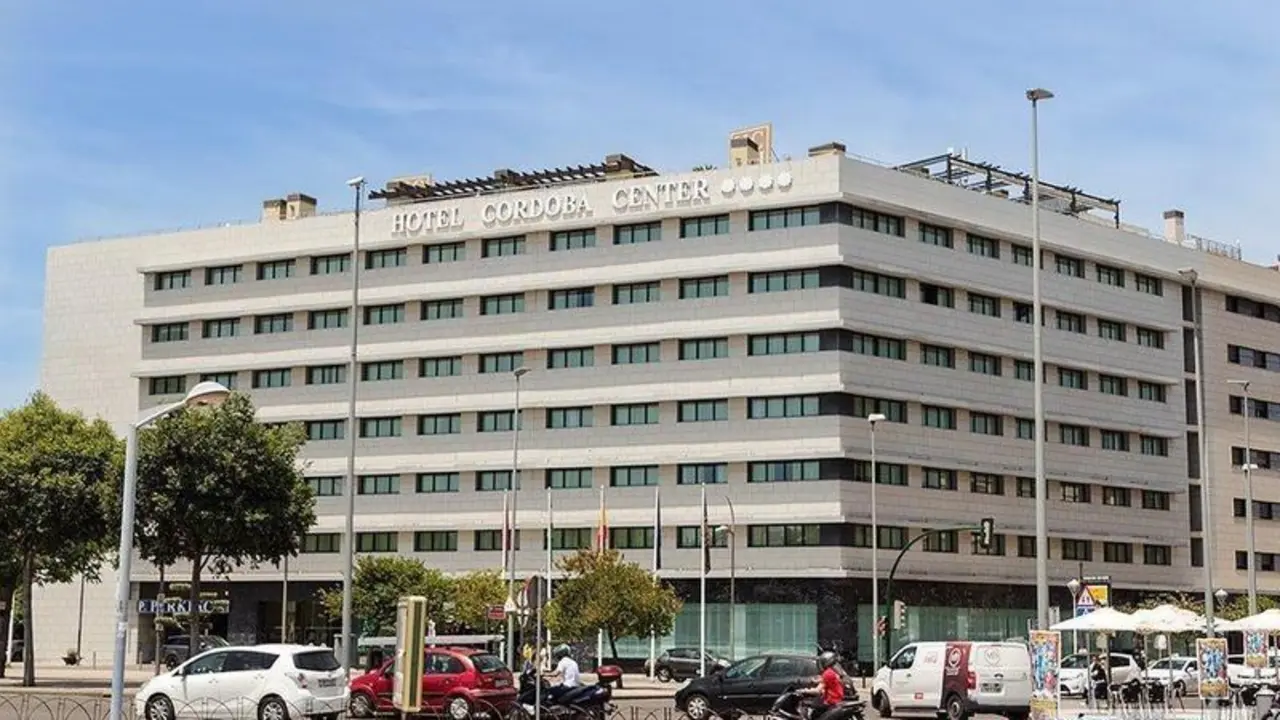  Fachada del hotel Córdoba Center / Pilar Gázquez. 