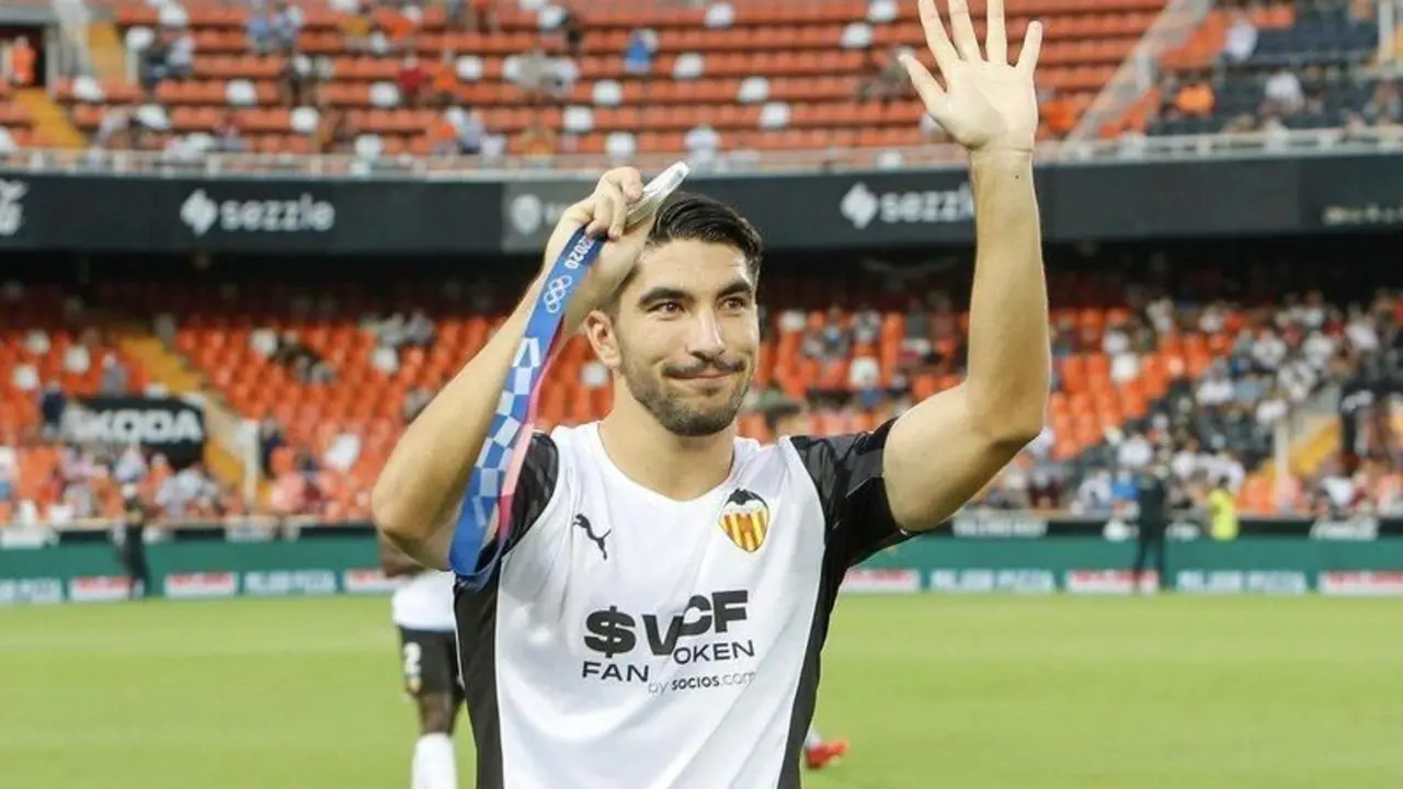  El jugador del Valencia CF Carlos Soler - Facebook - LaLiga 