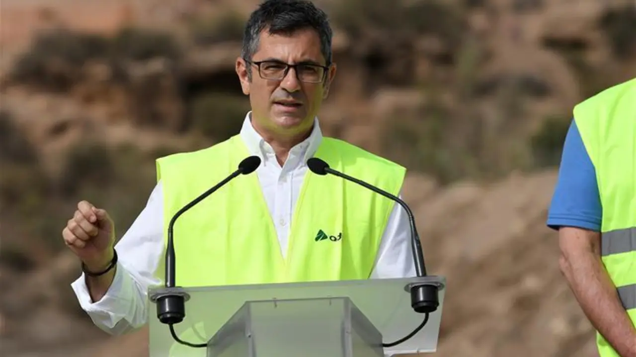  Visita de Bola&ntilde;os-Obtenido de Servicio de Prensa La Moncloa 