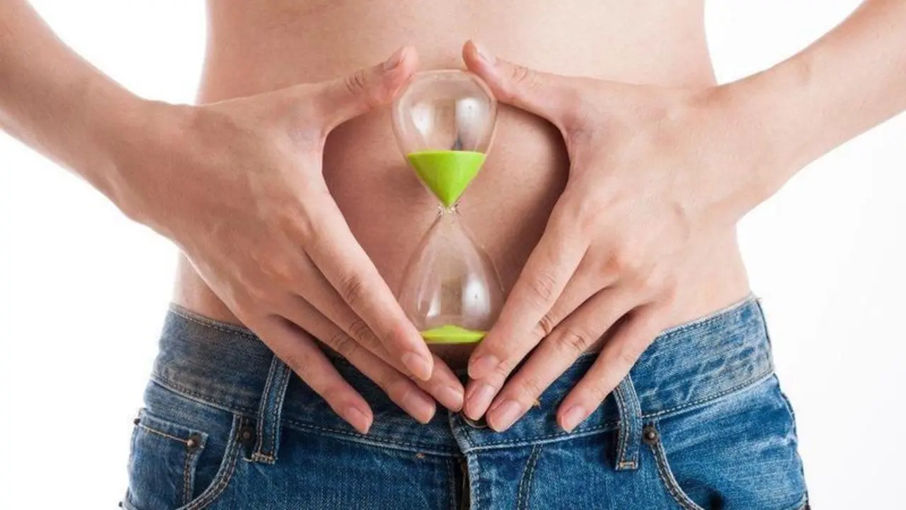  Persona con reloj de arena referido al metabolistamo- obtenido de Prensa Libre 