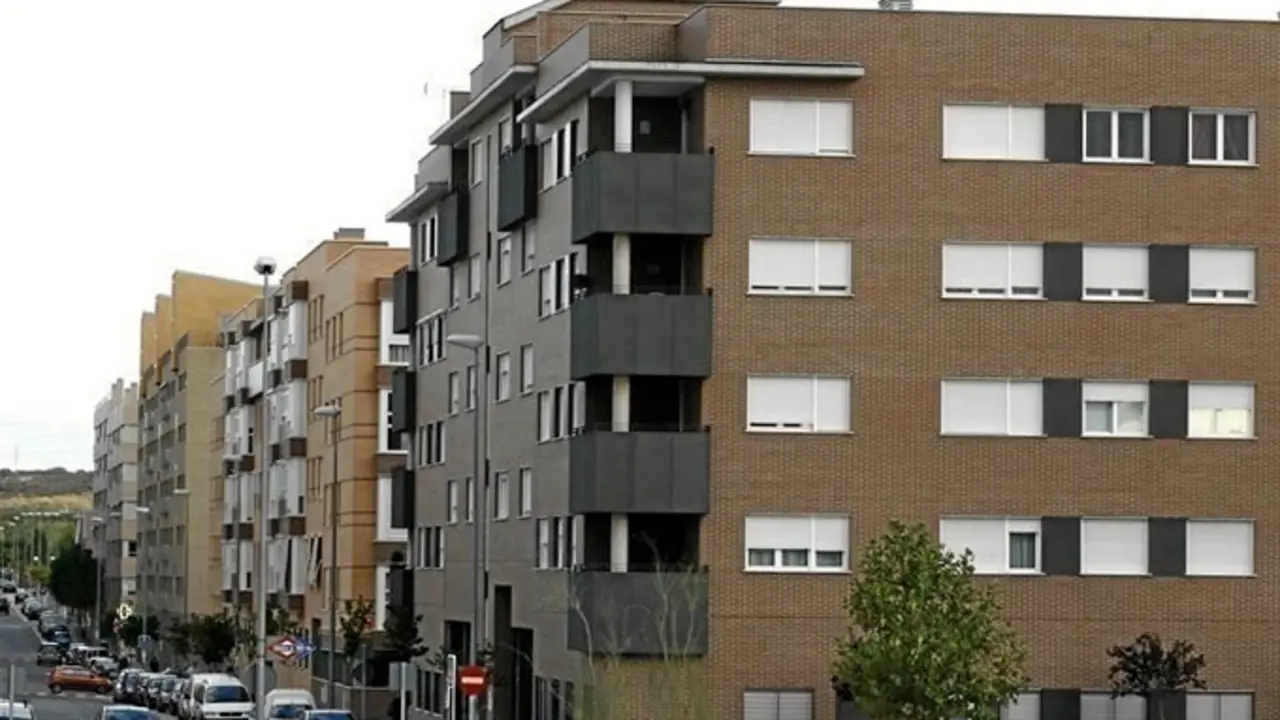  Viviendas de alquiler. Imagen de archivo 