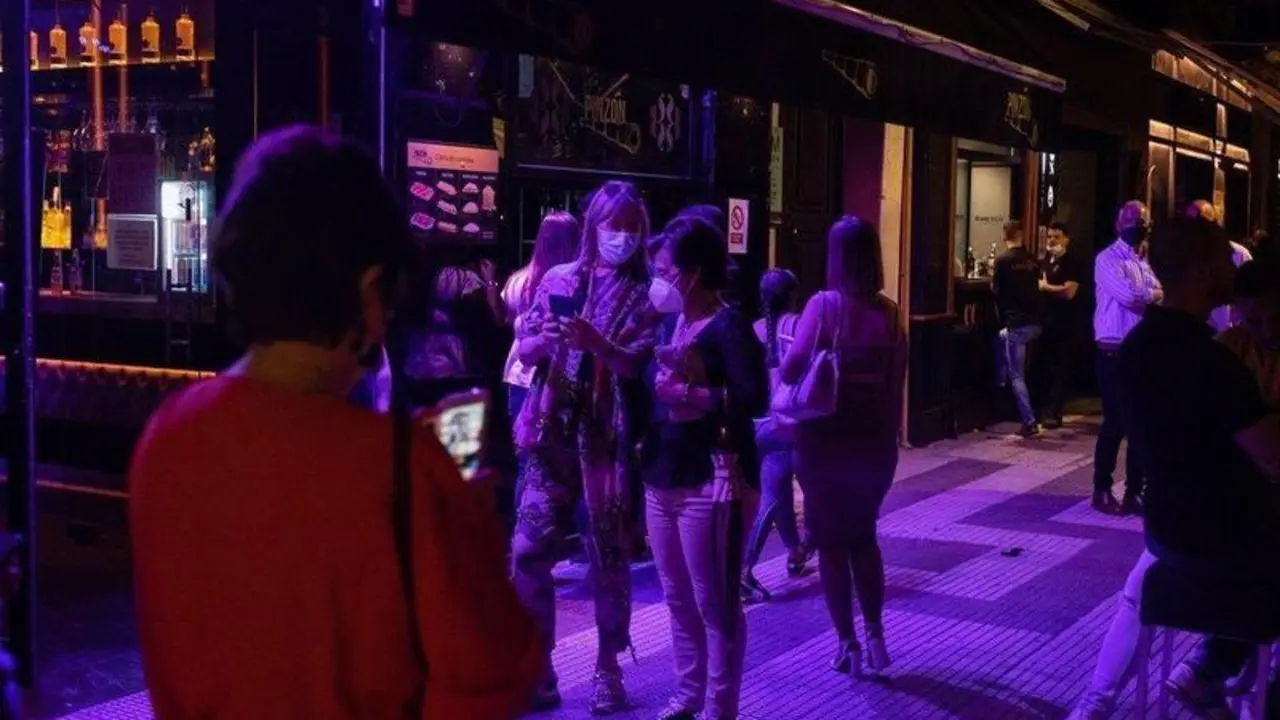  Archivo - Terrazas de bares de copas en Sevilla, en foto de archivo. - Mar&iacute;a Jos&eacute; L&oacute;pez - Europa Press - Archivo 