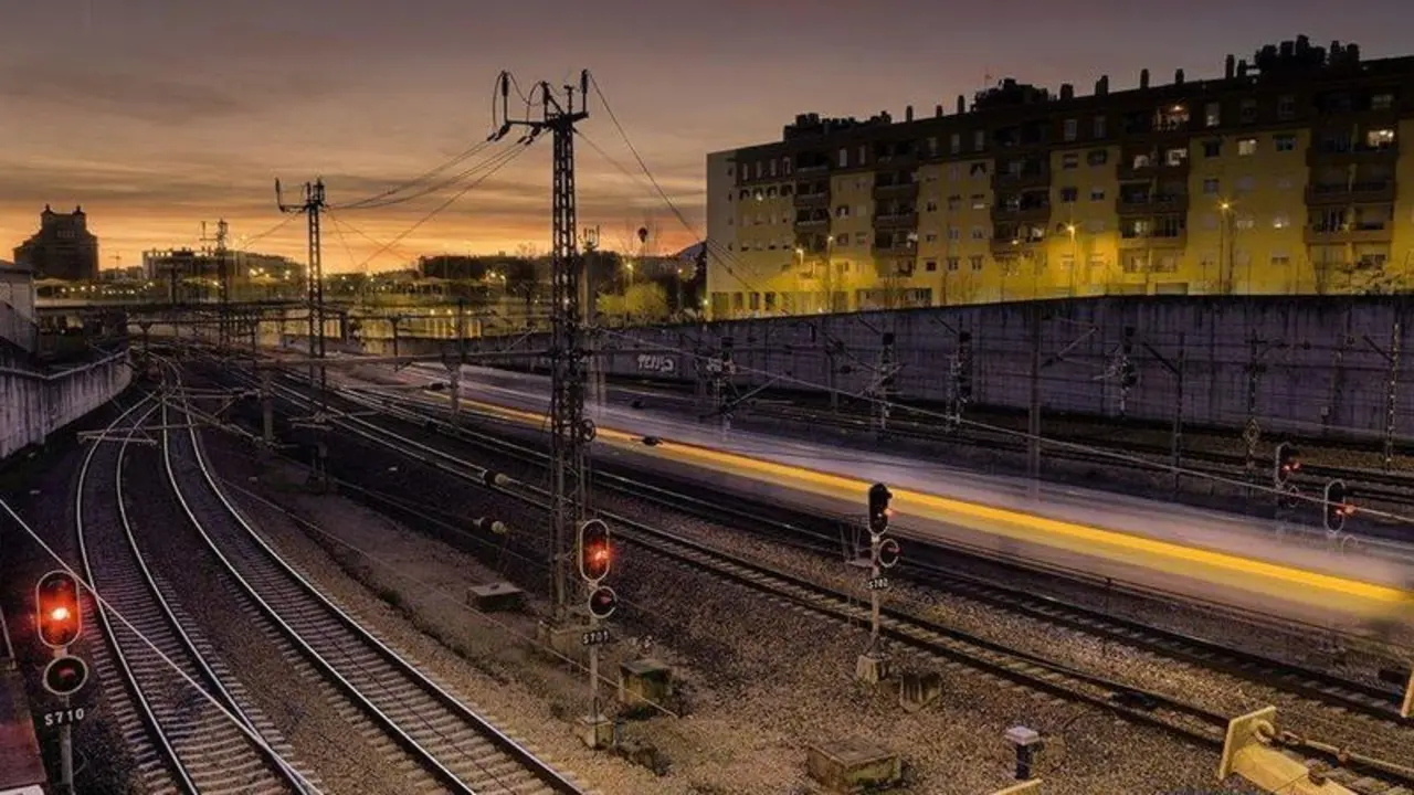 Ave - Estación Renfe. Jos&eacute; Le&oacute;n 
