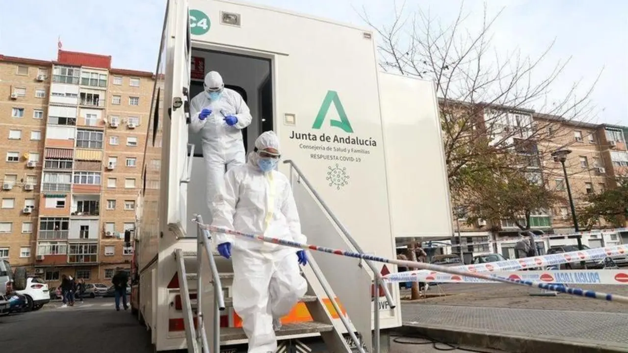  Archivo - Sanitarios de la Junta de Andaluc&iacute;a en foto de archivo - &Aacute;lex Zea - Europa Press - Archivo 